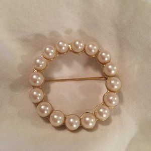 Vintage Pearl Circle Pin with Gold Tone